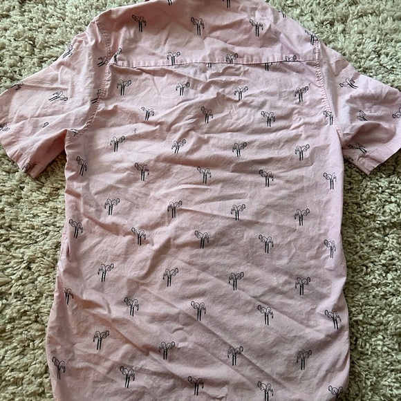 [L] Divided Men's Pink Patterned Shirt - Picture 3 of 3